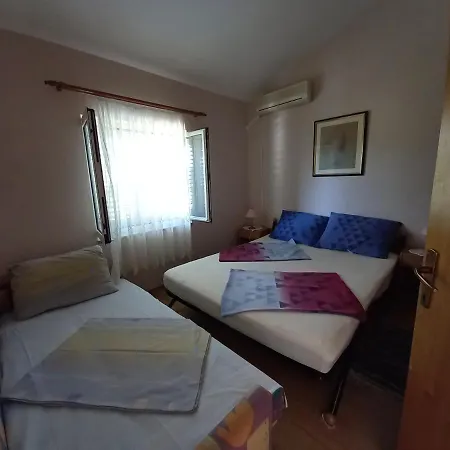 Lovretic Apartment Kali