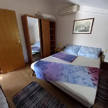 Apartament Lovretic Kali
